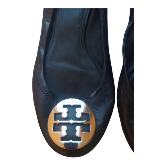 Tory Burch Black and Silver Leather Flats with Metallic Emblem Size 9 - Picture 4 of 5